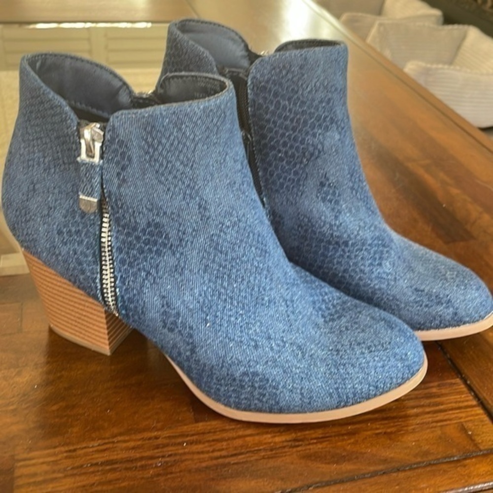Style&Co blue ankle bootie boots with side zipper